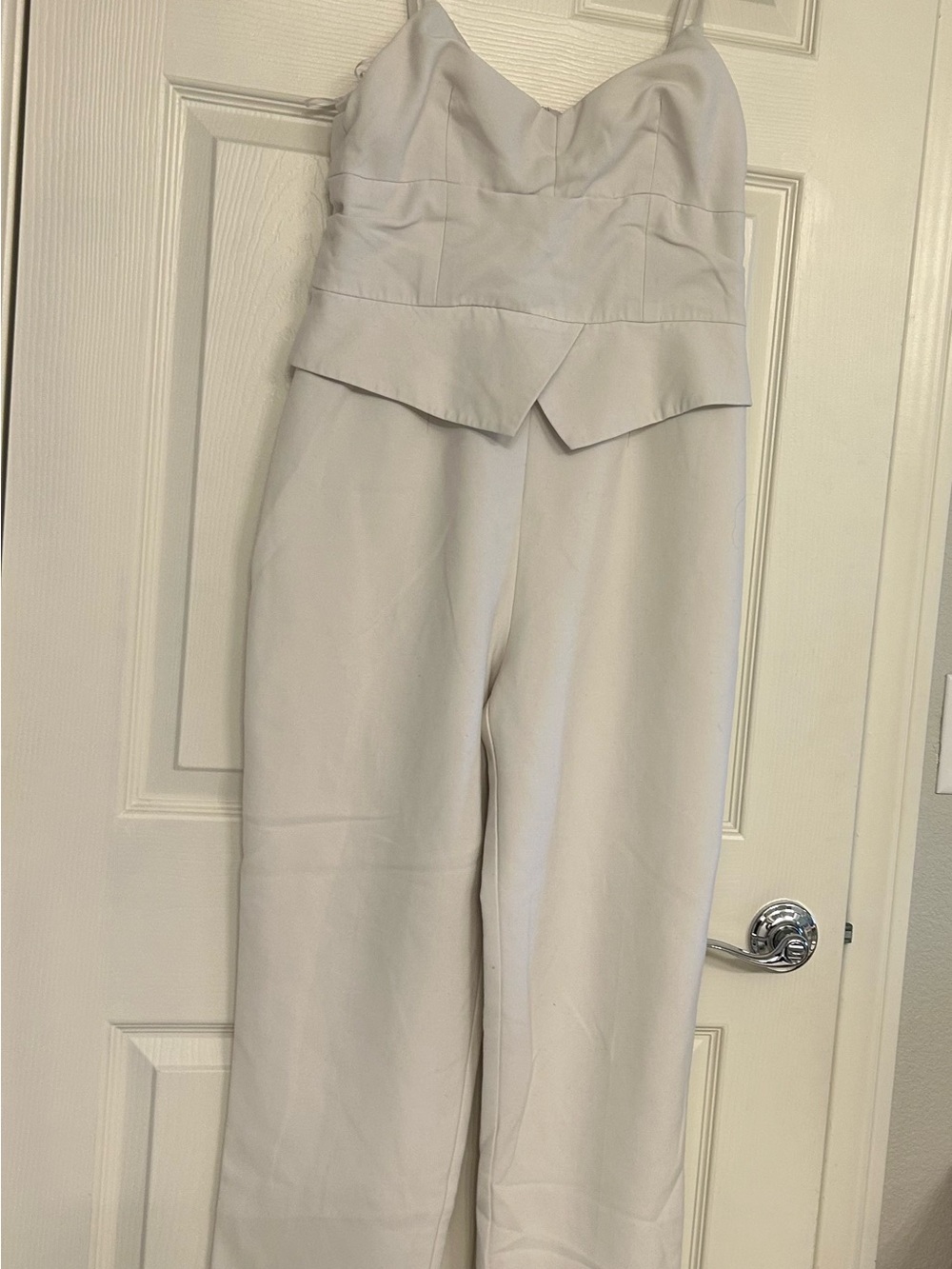 Trina Turk white Spaghetti straps Jumpsuit size 8 (B1)